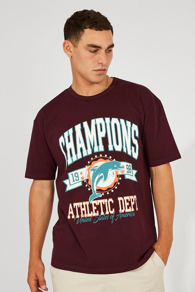 Red Graphic Tee Dolphin College Team Slogan T-shirt for AM Supply